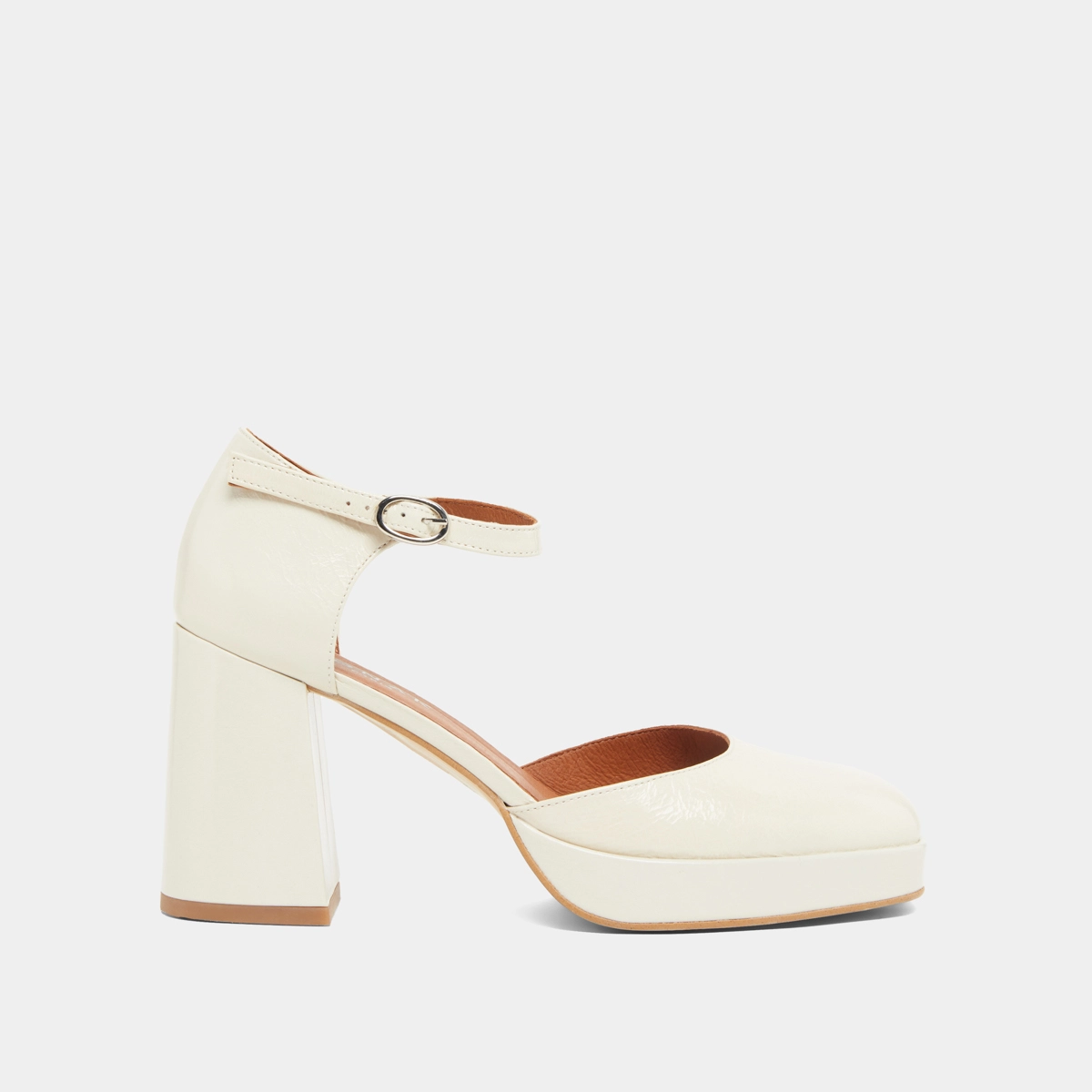 Babies &agrave; talons et bouts carr&eacute;s en cuir brillant &eacute;cru | VERO | Jonak