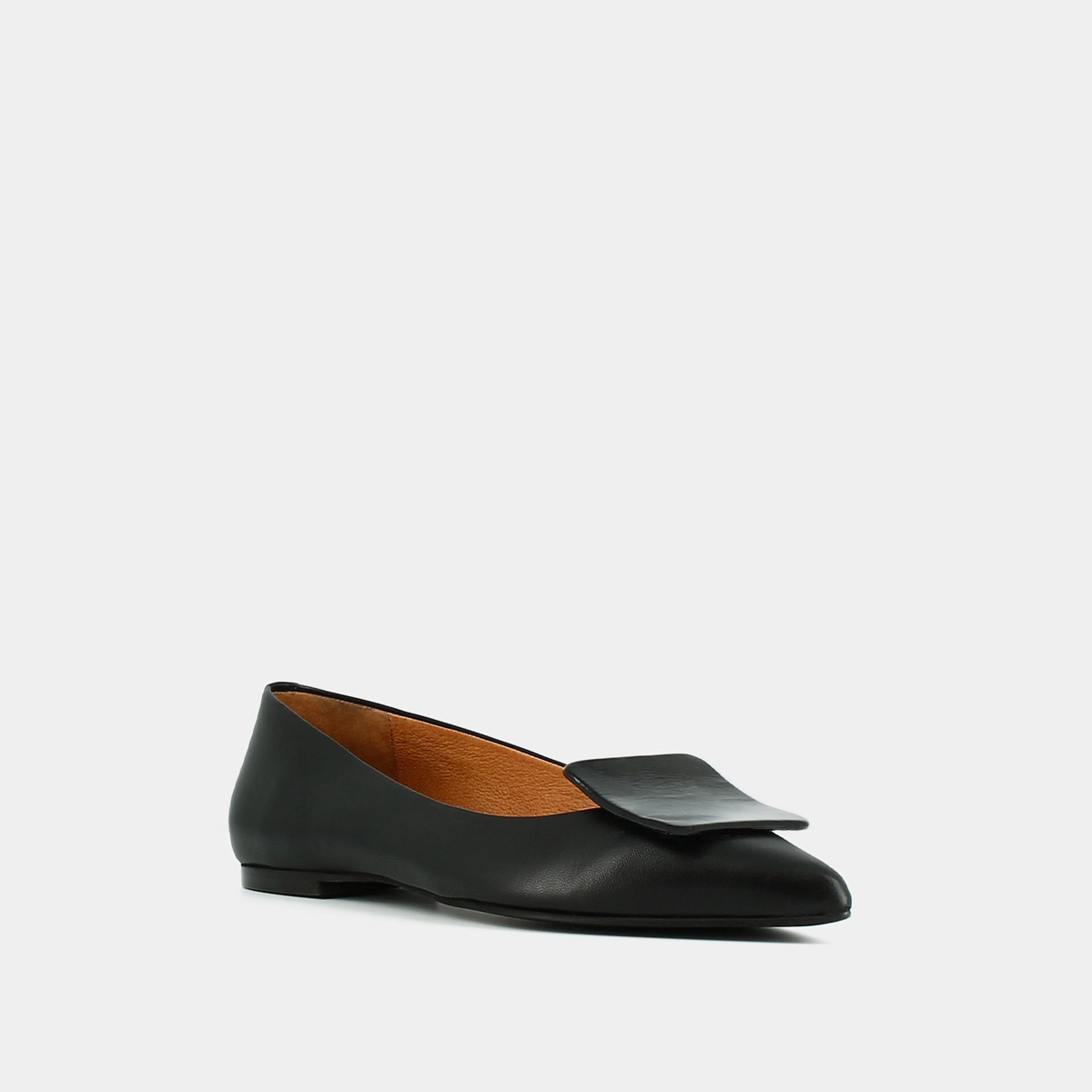 Ballerines à bouts pointus en vernis plissé noir | DURABLE | Jonak