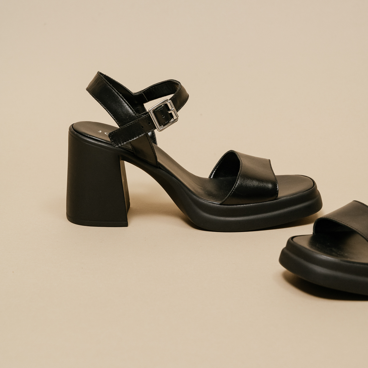 Sandales à Talons Cole Haan En Cuir Noir - Taille US 9 - Bout Ouvert - Occasion