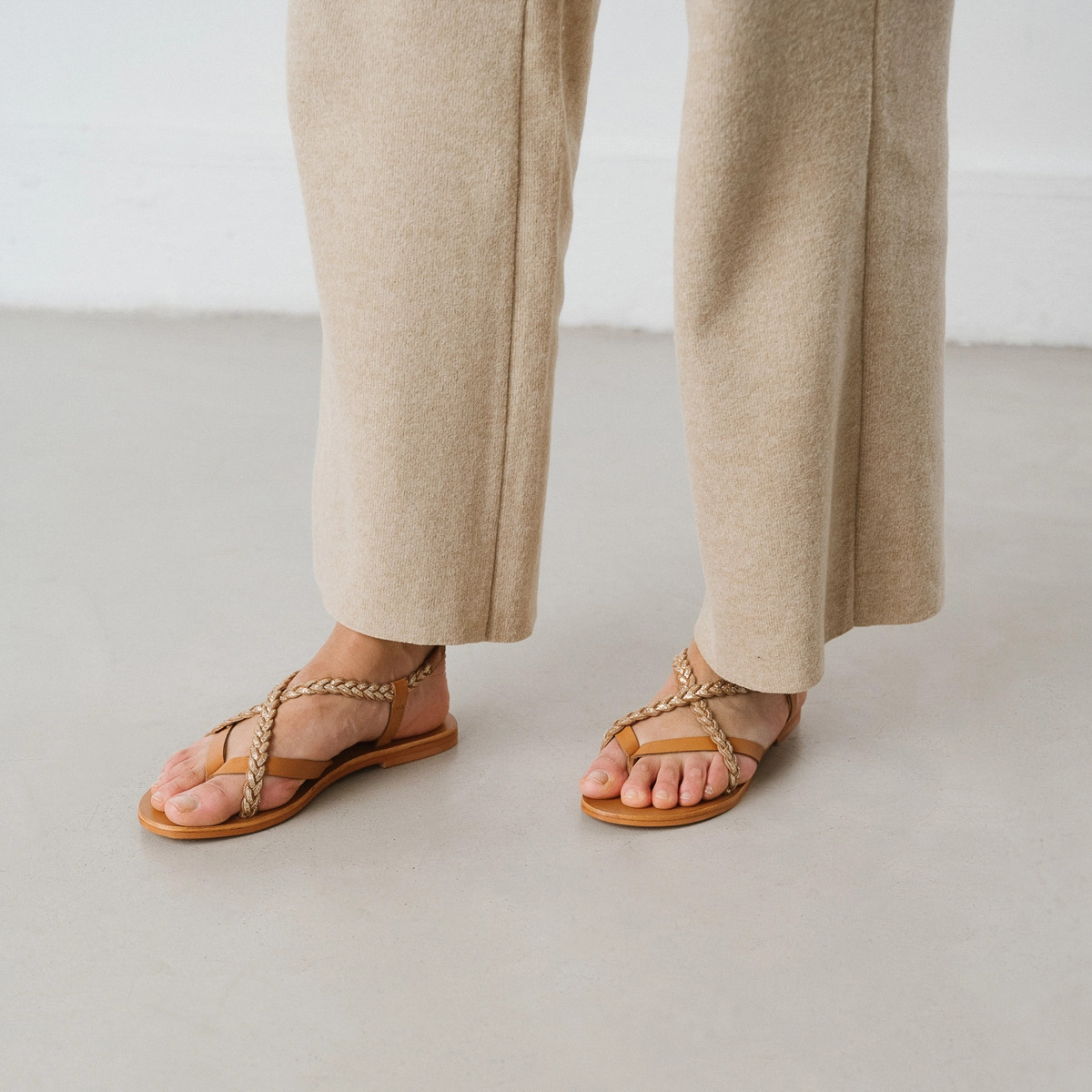 Sandales à brides tressées en cuir camel et or | WARREN | Jonak
