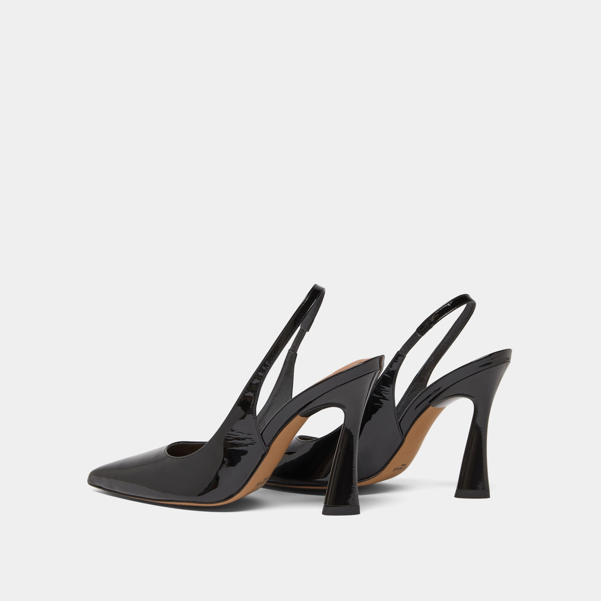 Escarpins slingback &agrave; bouts pointus en vernis noir | DRESSY | Jonak