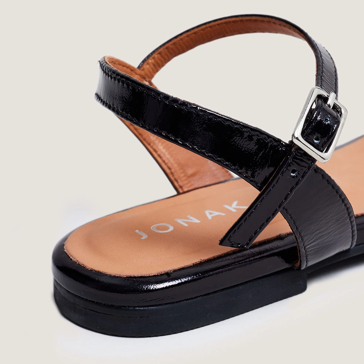 Sandales en vernis noir | WAGRAM | Jonak