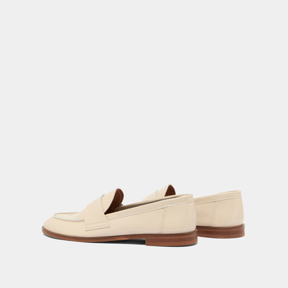 Mocassins à bouts ronds en vernis plissé écru | THELMA | Jonak