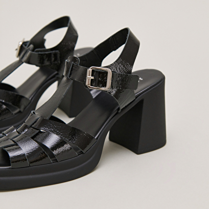 Sandales à talons et bouts carrés en vernis noir | PAULE | Jonak