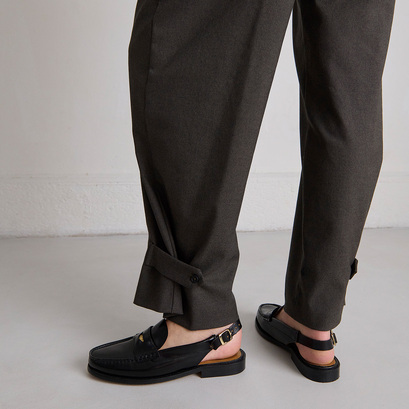 Mocassins slingback et détails dorés en cuir glacé noir | OCEANE | Jonak