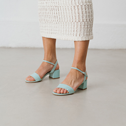 Sandales à talons et bouts ronds en vernis turquoise | ANKER | Jonak