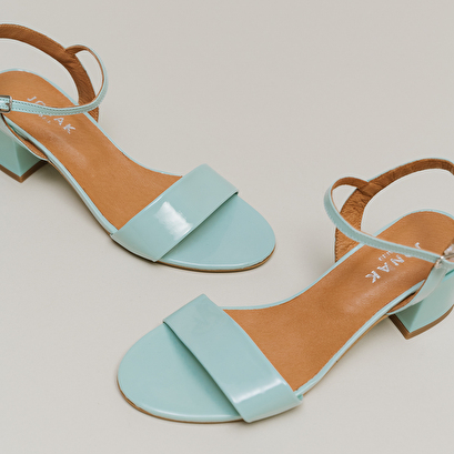 Sandales à talons et bouts ronds en vernis turquoise | ANKER | Jonak