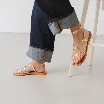 Sandales à brides en cuir metallisé or | WOULLY | Jonak