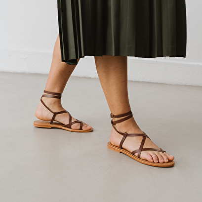 Sandales à brides en cuir marron | WOULLY | Jonak