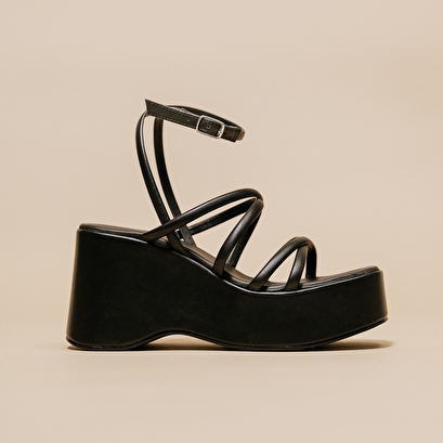 Sandales à brides et à plateformes en cuir noir | NOLWENN | Jonak