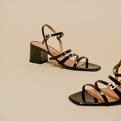 Sandales à talons et brides en cuir verni noir | VALERIANE | Jonak