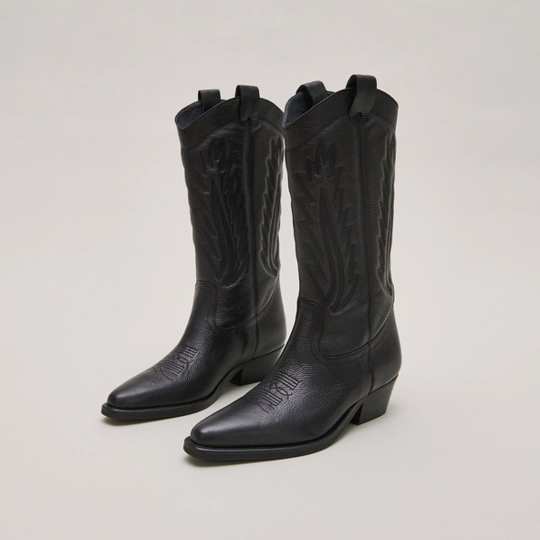 Bottes &agrave; bouts pointus et surpiqures apparentes en cuir grain&eacute; noir | DELEA | Jonak