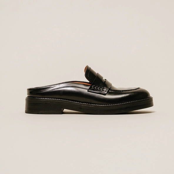 Mocassins à bouts ronds et surpiqûres en cuir glacé noir | ALISE | Jonak