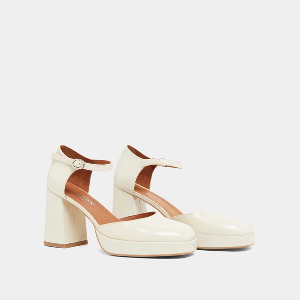 Babies &agrave; talons et bouts carr&eacute;s en cuir brillant &eacute;cru | VERO | Jonak