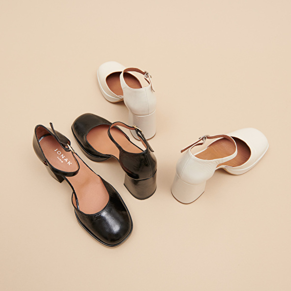 Babies à talons et bouts carrés en cuir brillant écru | VERO | Jonak