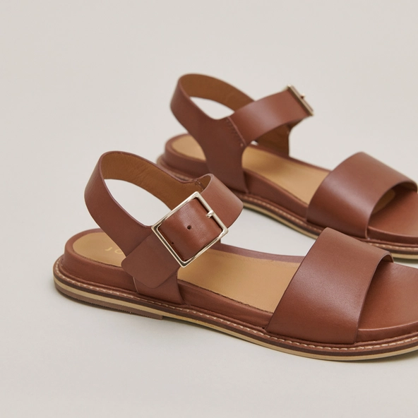 Sandales à brides et bouts ouverts en cuir cognac | ACCO | Jonak
