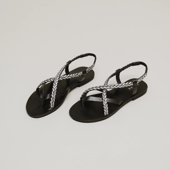Nu-pieds à brides tressées en cuir noir et argent | WARREN | Jonak