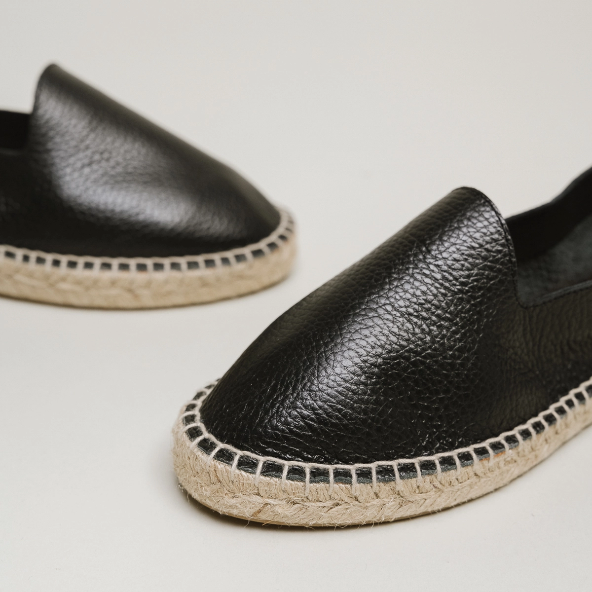 Espadrilles en cuir grainé noir | MAX | Jonak