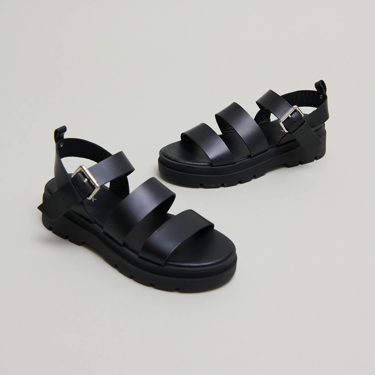 Sandales à plateformes et boucles en cuir noir | PRIAME | Jonak