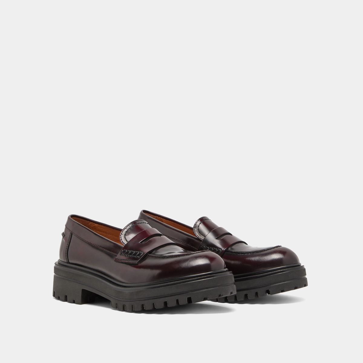 Mocassins &agrave; semelles crant&eacute;es en cuir patin&eacute; bordeaux | ALFI | Jonak