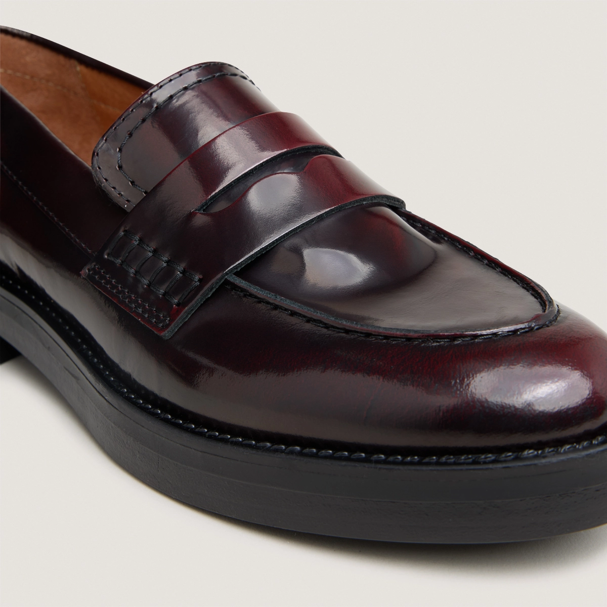 Mocassins à bouts ronds en cuir patiné bordeaux | MIRNA | Jonak