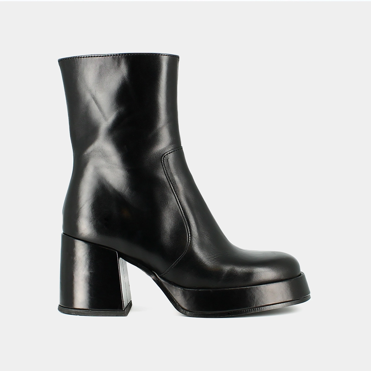Bottines &agrave; talons et bouts carr&eacute;s en cuir noir | BALDWIN | Jonak
