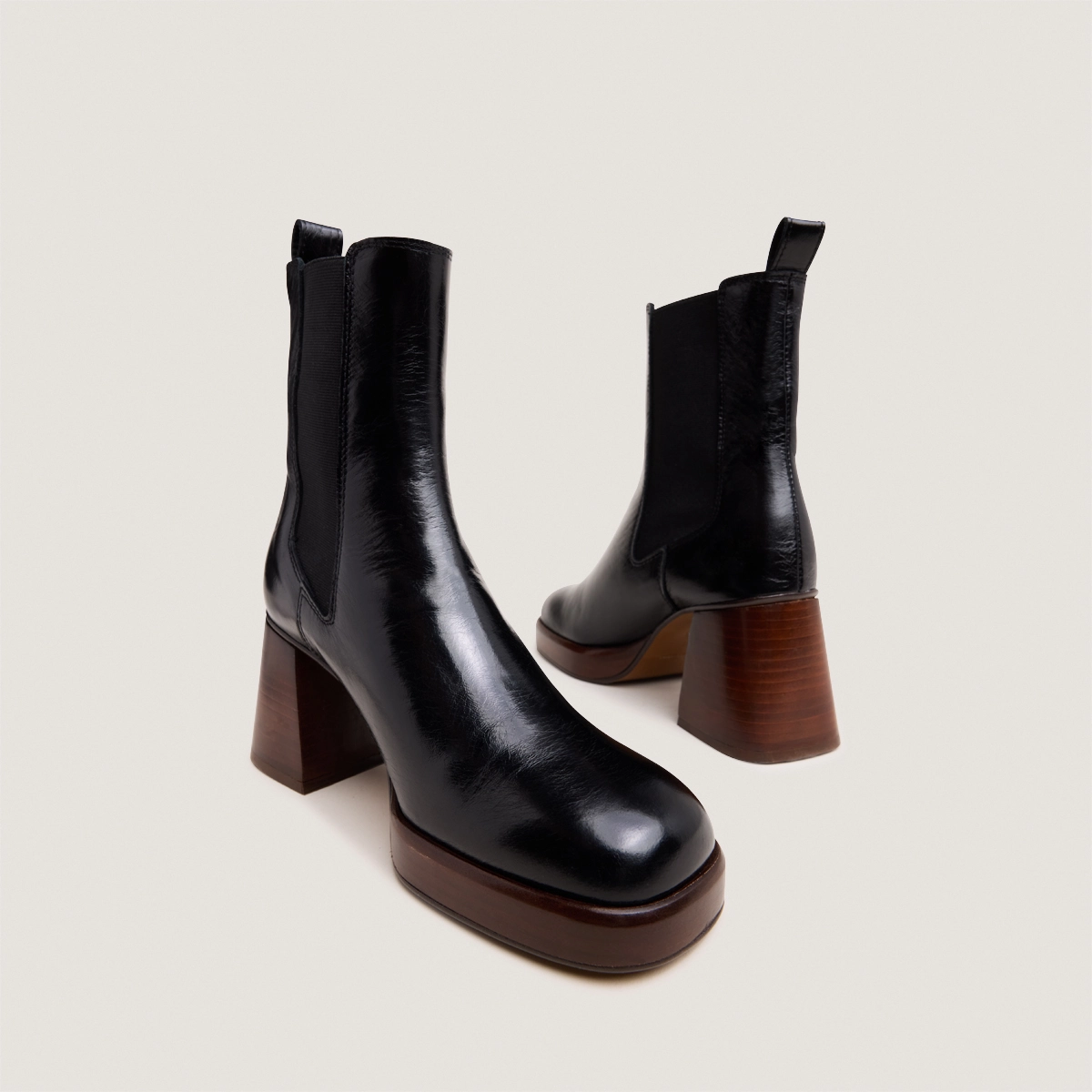 Bottines à bouts carrés et élastiques en cuir veilli noir | BECCA | Jonak