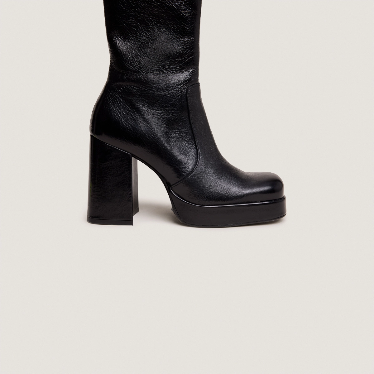 Bottines à talons et bouts carrés en cuir vieilli noir | BEN | Jonak