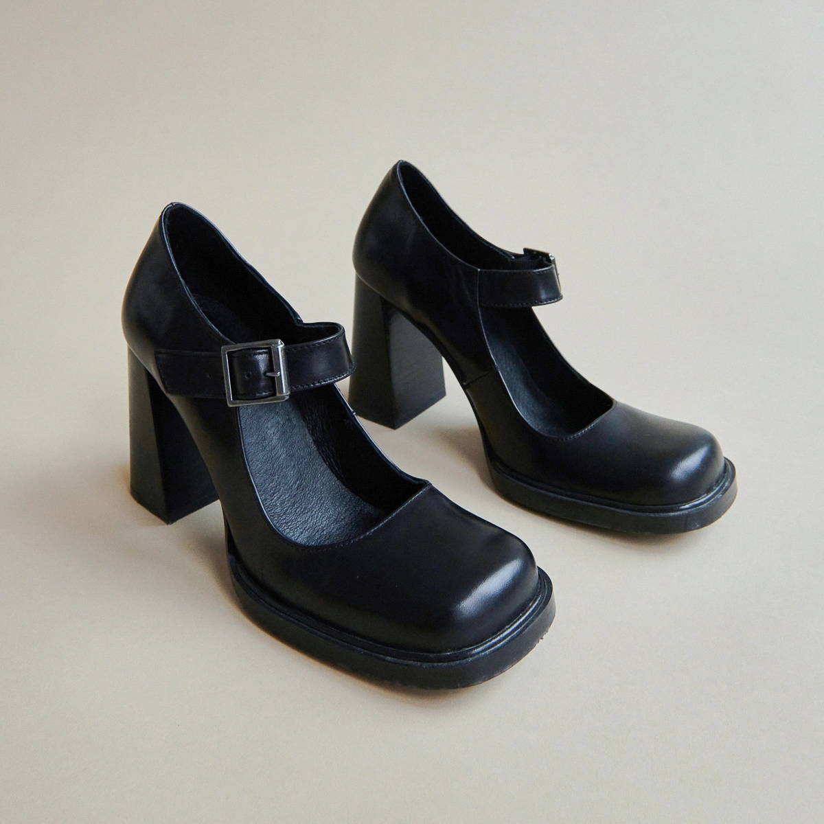 Babies à boucles et bouts carrés en cuir noir | BRIEUC | Jonak
