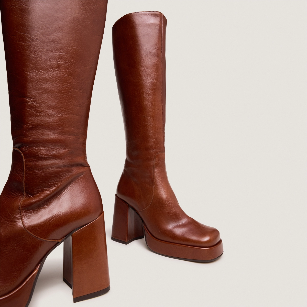 Bottes à talons et bouts carrés en cuir vieilli marron | BRYAN | Jonak