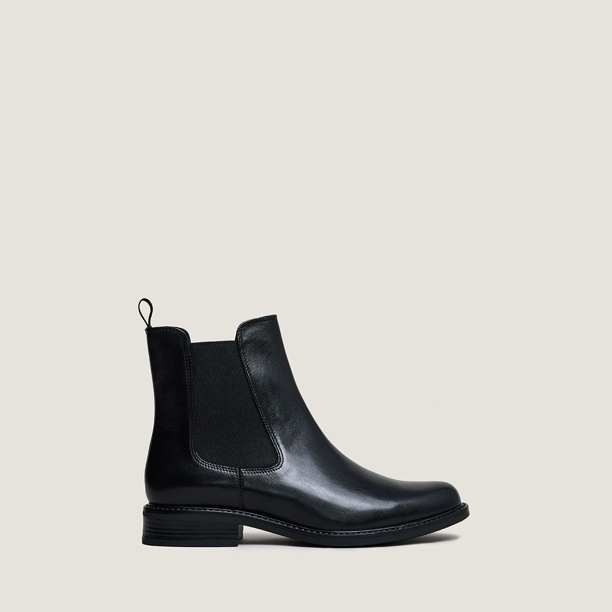 Bottines &agrave; bouts ronds en cuir noir | AUDRY | Jonak
