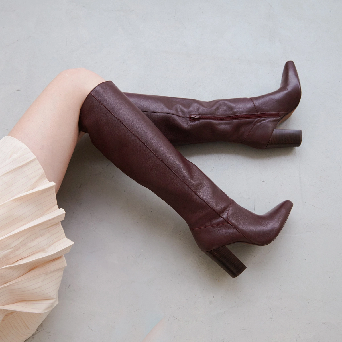 Bottes hautes à talons et bouts pointus en cuir bordeaux | BETHANY | Jonak