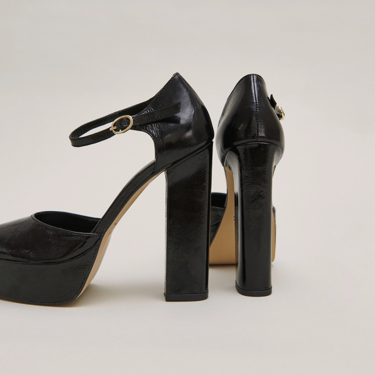 Babies à hauts talons et plateformes en cuir brillant noir | VANCOUVER | Jonak