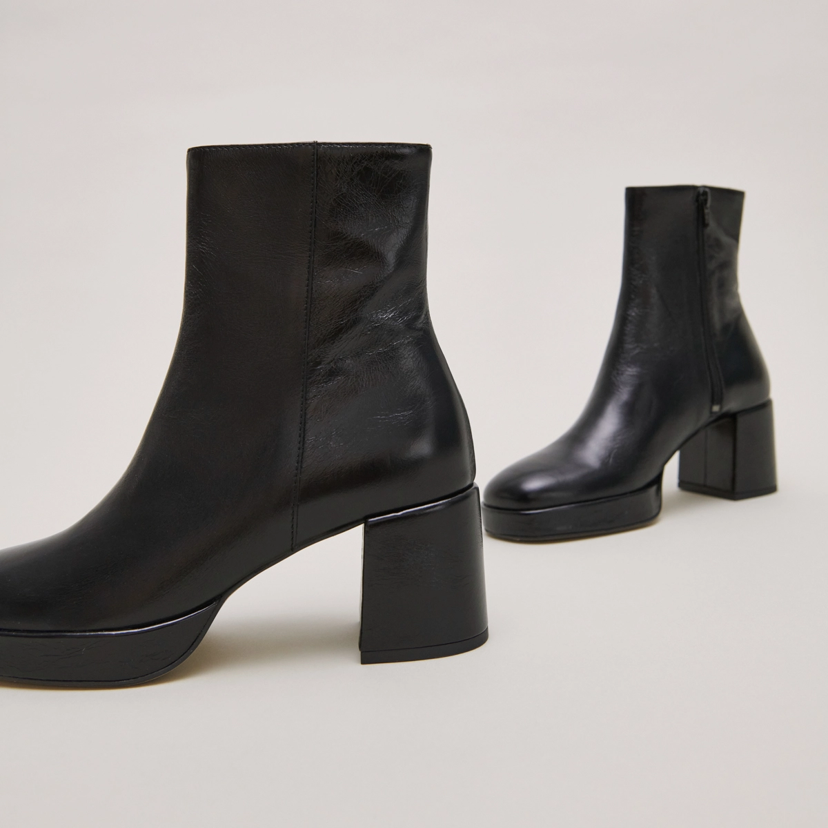Bottines &agrave; bouts carr&eacute;s en cuir vieilli noir | VANVES | Jonak