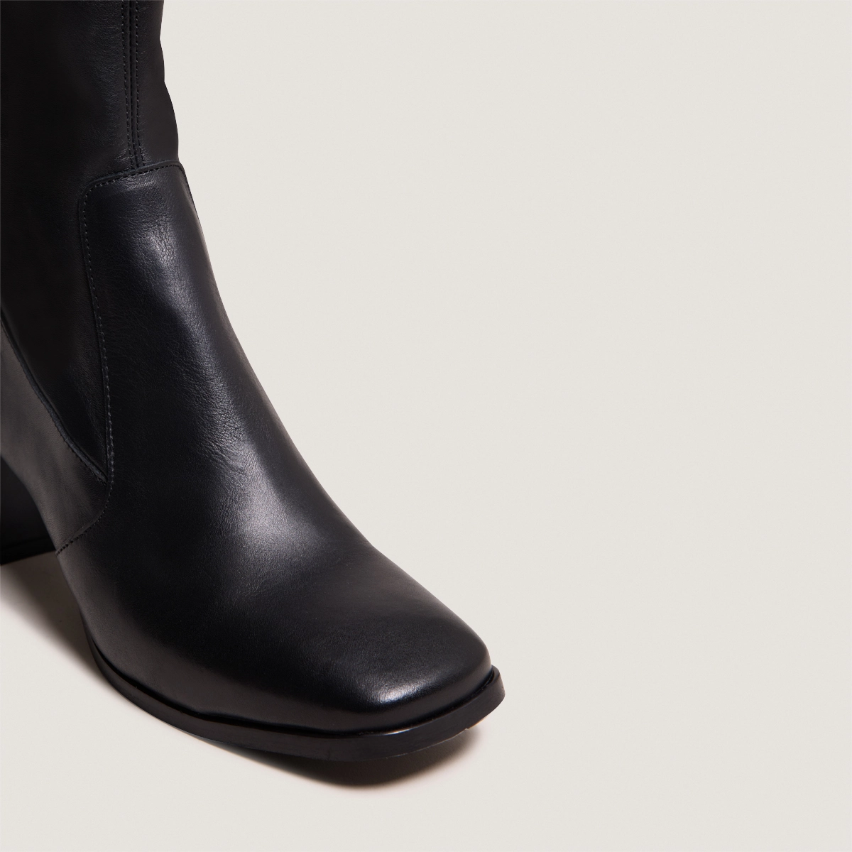Bottines à bouts ovales en cuir noir | ARGENTAT | Jonak