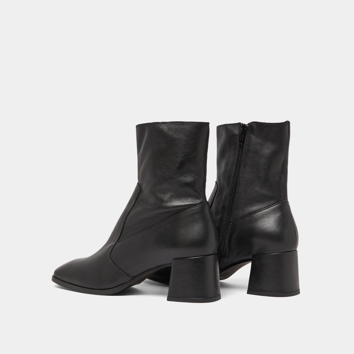 Bottines à bouts ovales en cuir noir | ARGENTAT | Jonak