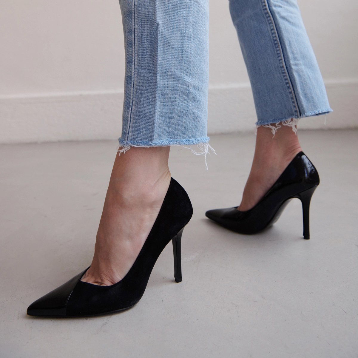 Escarpins pointus en cuir et velours noir | DOUG | Jonak