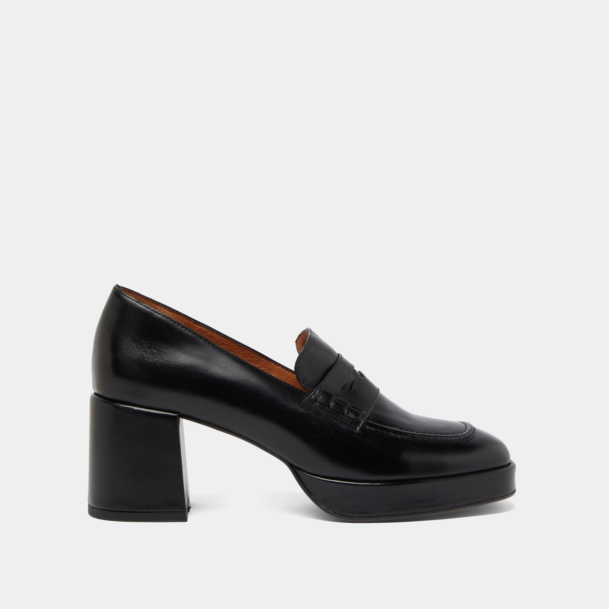 Mocassins &agrave; talons et bouts arrondis en cuir noir | VOLTURA | Jonak