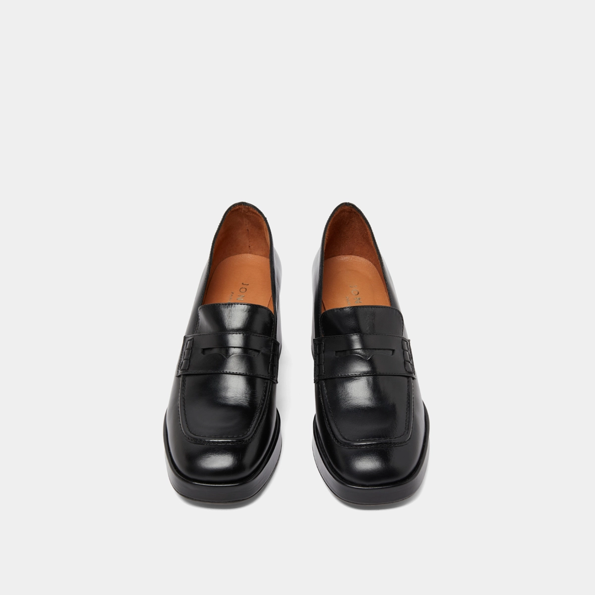 Mocassins &agrave; talons et bouts arrondis en cuir noir | VOLTURA | Jonak