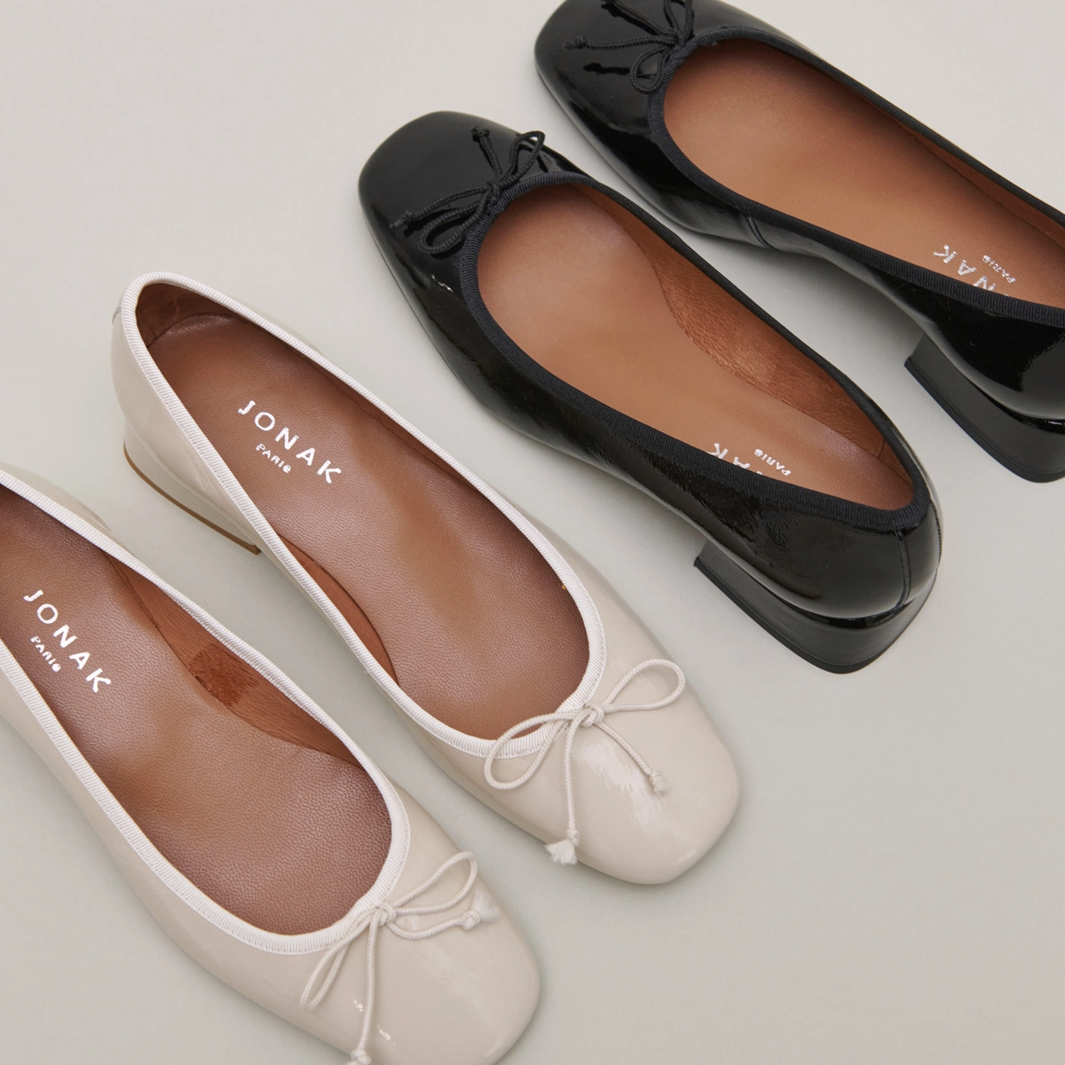 Ballerines à bouts carrés en vernis plissé noir | DYBIL | Jonak