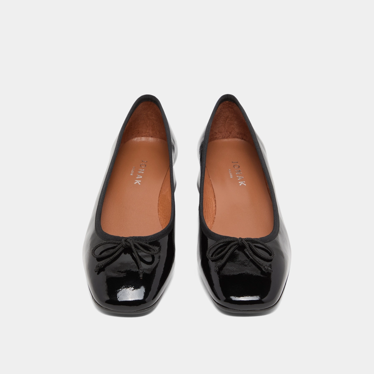 Ballerines à bouts carrés en vernis plissé noir | DYBIL | Jonak