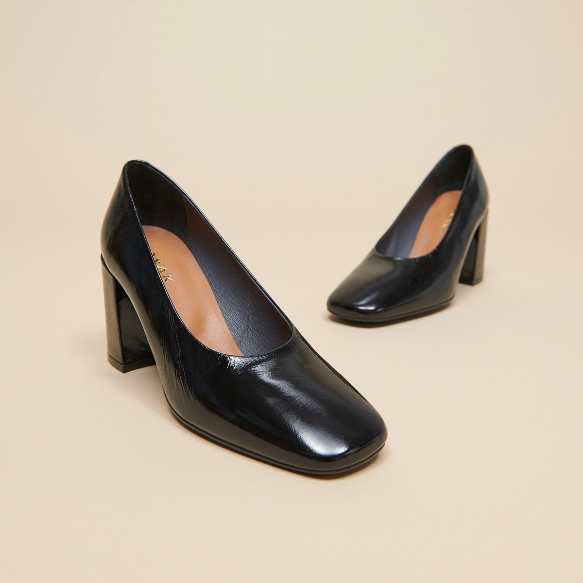 Escarpins à bouts pointus en cuir brillant noir | DELAWARE | Jonak