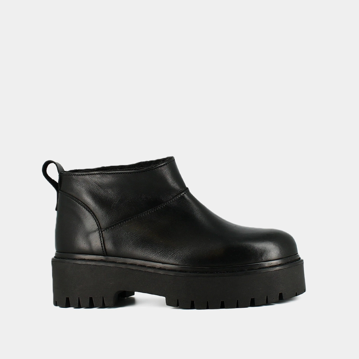 Boots à semelles crantées en cuir noir | RADIO | Jonak