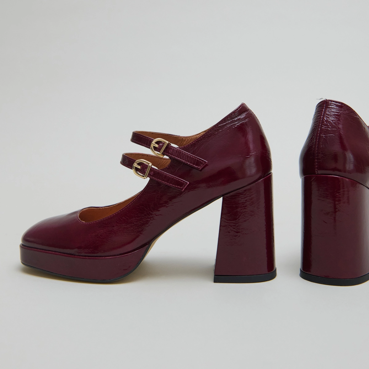 Babies à doubles brides et plateformes en vernis plissé bordeaux | VERITE | Jonak