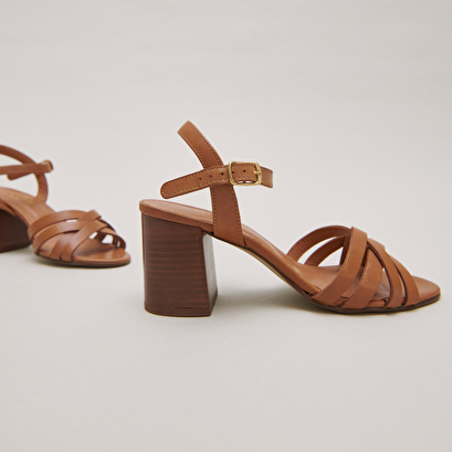 Sandales à bouts ouverts en cuir camel | DANELLE | Jonak