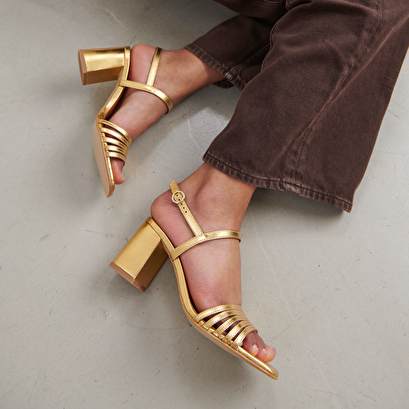 Sandales à bouts carrés et brides en cuir métallisé or | VIVIENNE | Jonak