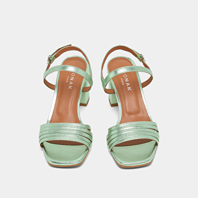 Sandales à bouts carrés et brides en cuir métallisé vert clair | VIVIENNE | Jonak