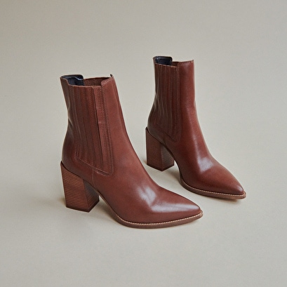 Boots à talons et bouts pointus en cuir cognac pour Femme | Jonak