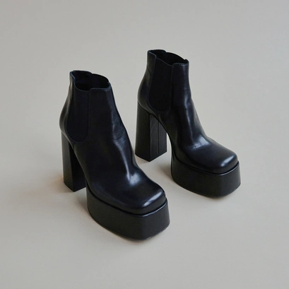 Boots &agrave; plateformes et bouts carr&eacute;s en cuir noir | BOB | Jonak