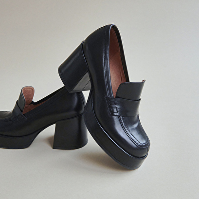 Mocassins à plateformes en cuir noir | BRAD | Jonak